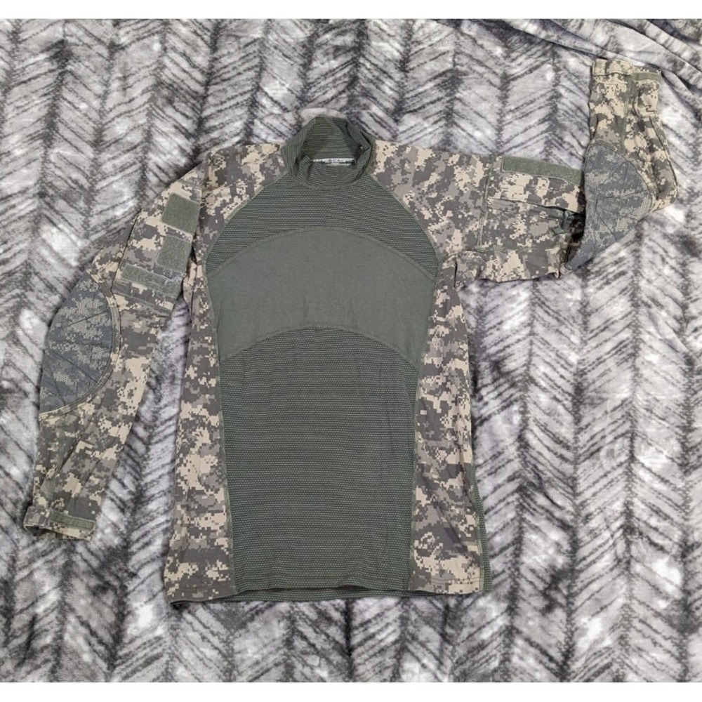 Army Combat Shirt Mens Medium Digital Camo Padded Flame Resistant FR Military